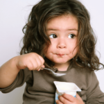 Servir le dessert pendant le repas : bonne ou mauvaise idée ?